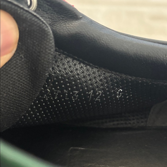 Gucci Men's Black and Green Leather Sneakers - Picture 6 of 6